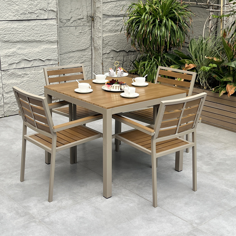 Gyvenimas lauke auga – Lenatees pristato naują virvių sofų kolekciją, skirtą rafinuotai lauko patirčiai Gyvenimas lauke auga – Lenatees pristato naują virvių sofų kolekciją, skirtą rafinuotai lauko patirčiai