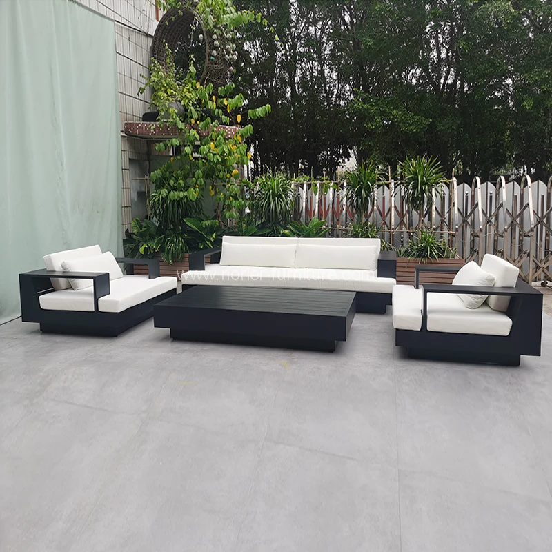 Šiuolaikinė minimalistinė juodo aliuminio rėmo lauko sofa