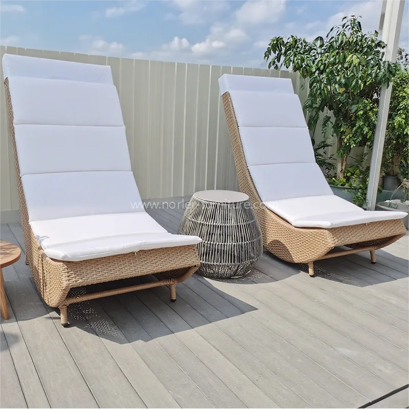 Lauko laisvalaikio aliuminio rėmelis PE Rattan Sun Lounger
