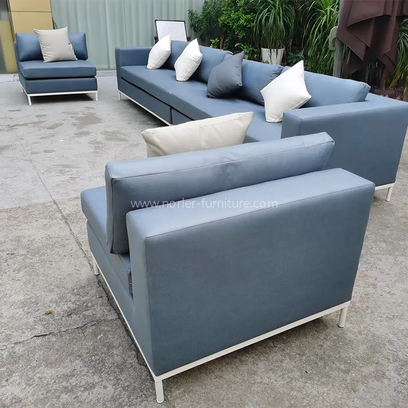 Lauko vandeniui atspari mėlynos odos aliuminio lydinio rėmo sofa